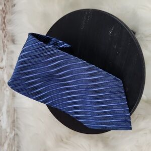 Mens Claiborne Neck Tie, Blue diagonal  stripe,100% All Imported Silk, Hand sewn